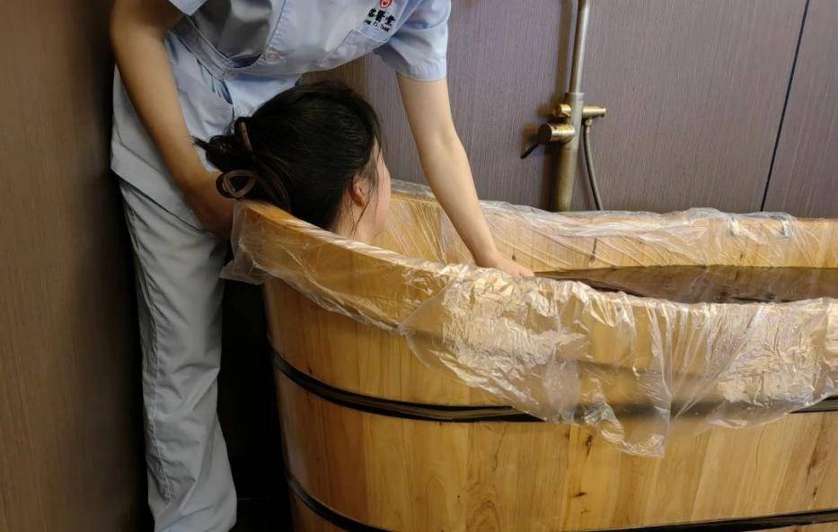 春季养生新选择:铭医堂中药泡浴,焕发身心活力