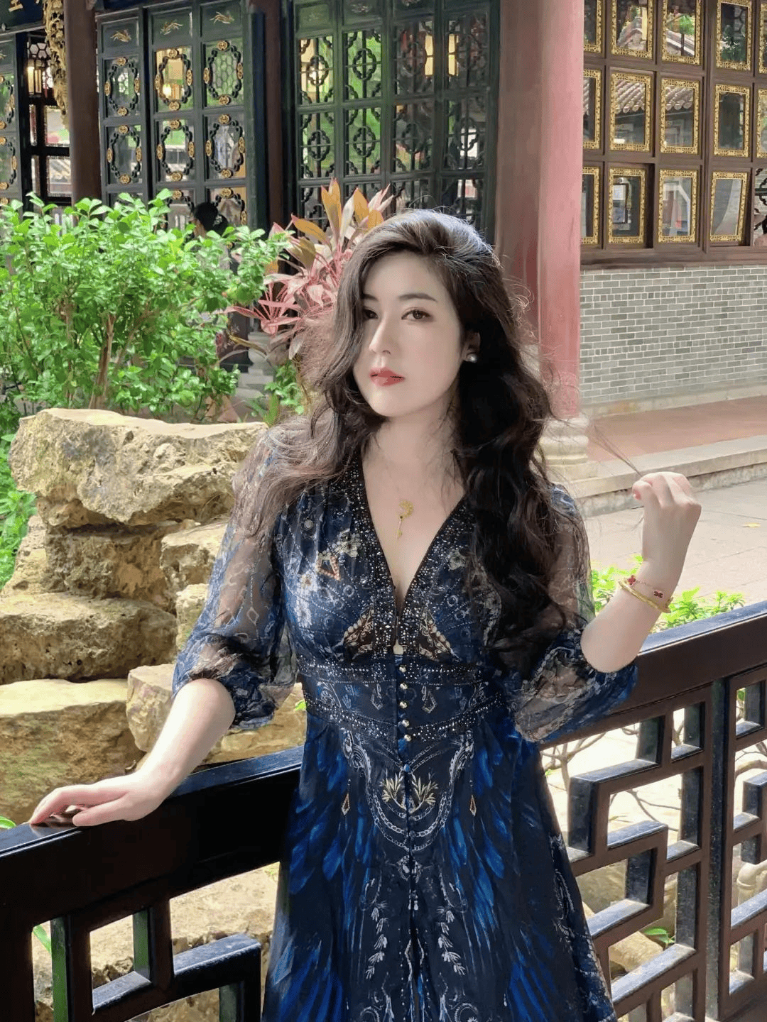 美女壁纸性感少妇风情万种万人迷