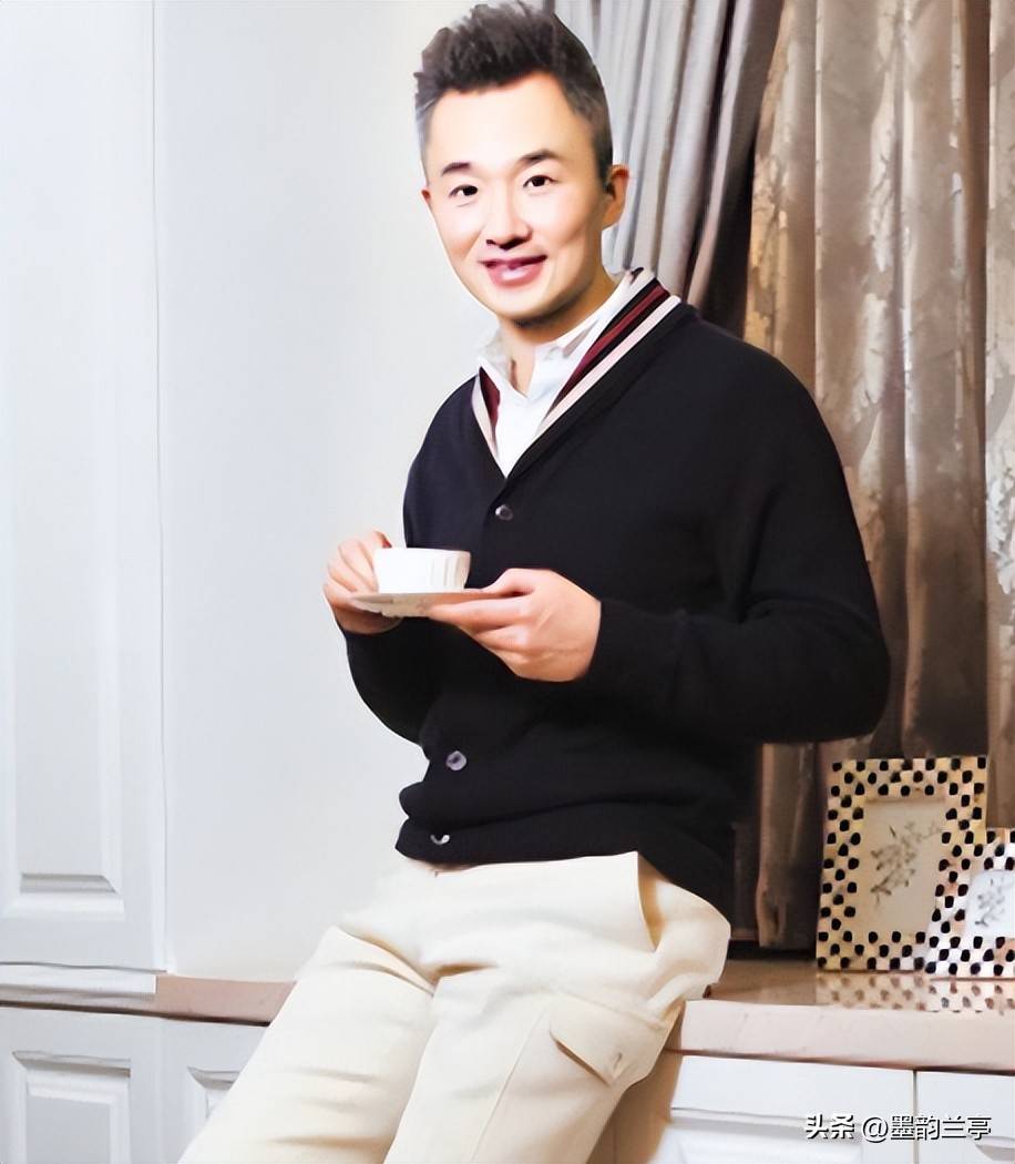 程雷近况曝光,沦落当婚礼司仪,和王冠再搭档,结局太可惜