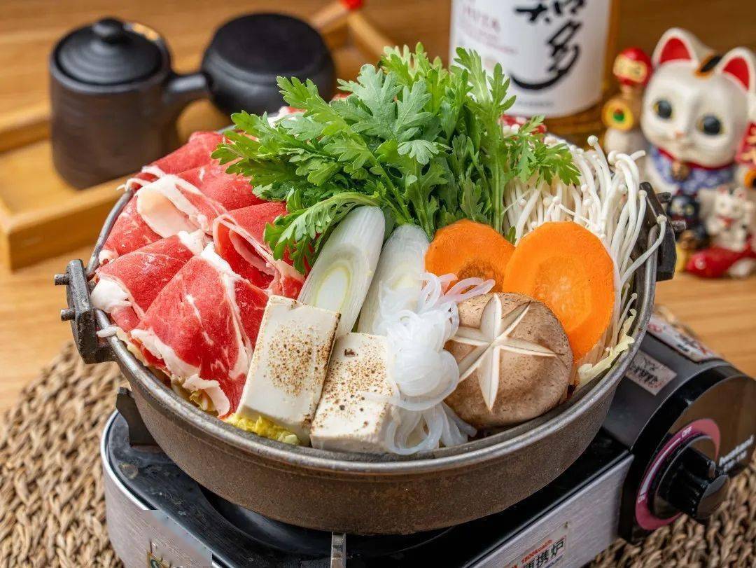 寿喜锅:围炉而食的温暖邀约,舌尖上的日式珍馐