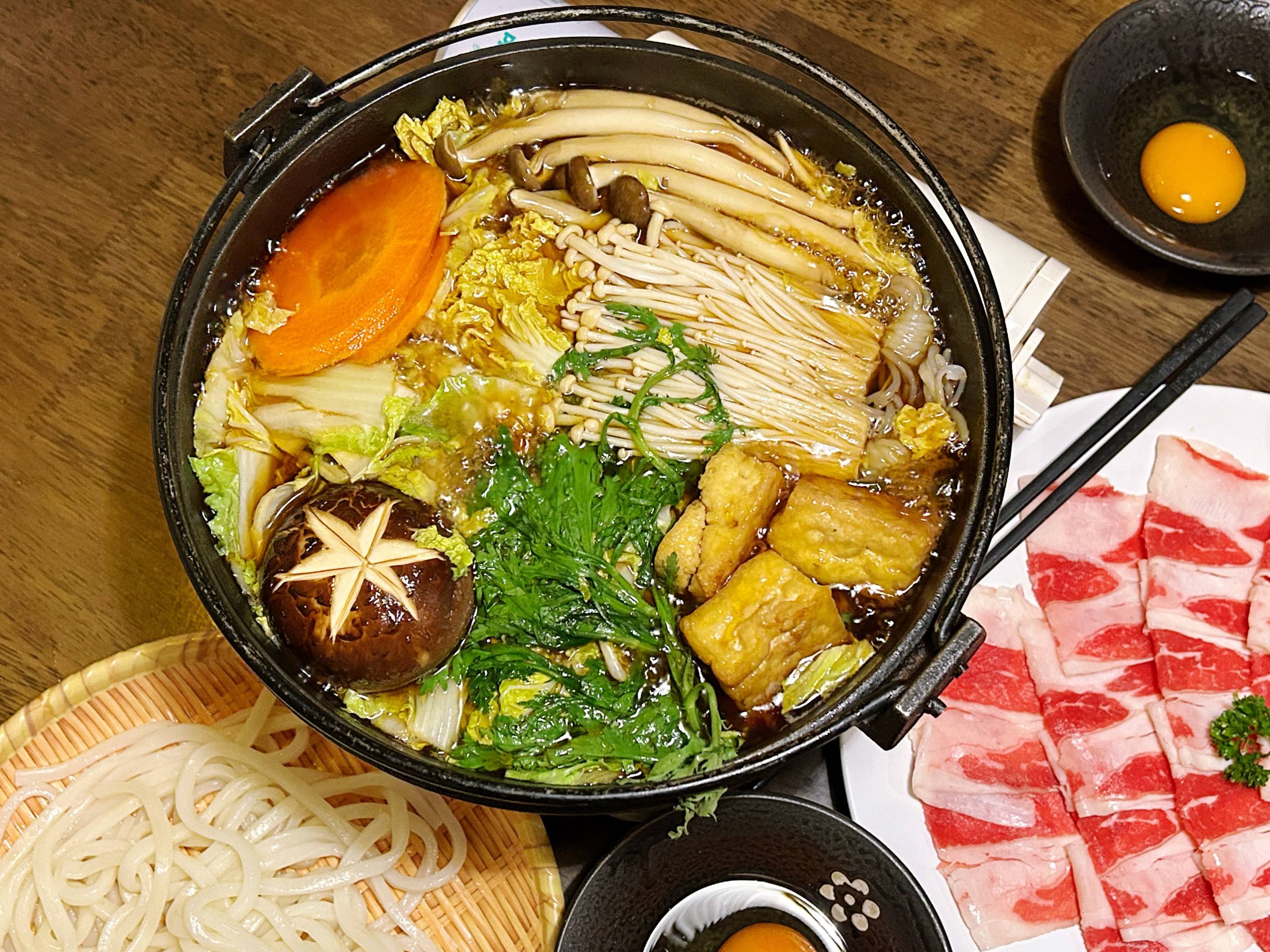 寿喜锅:围炉而食的温暖邀约,舌尖上的日式珍馐