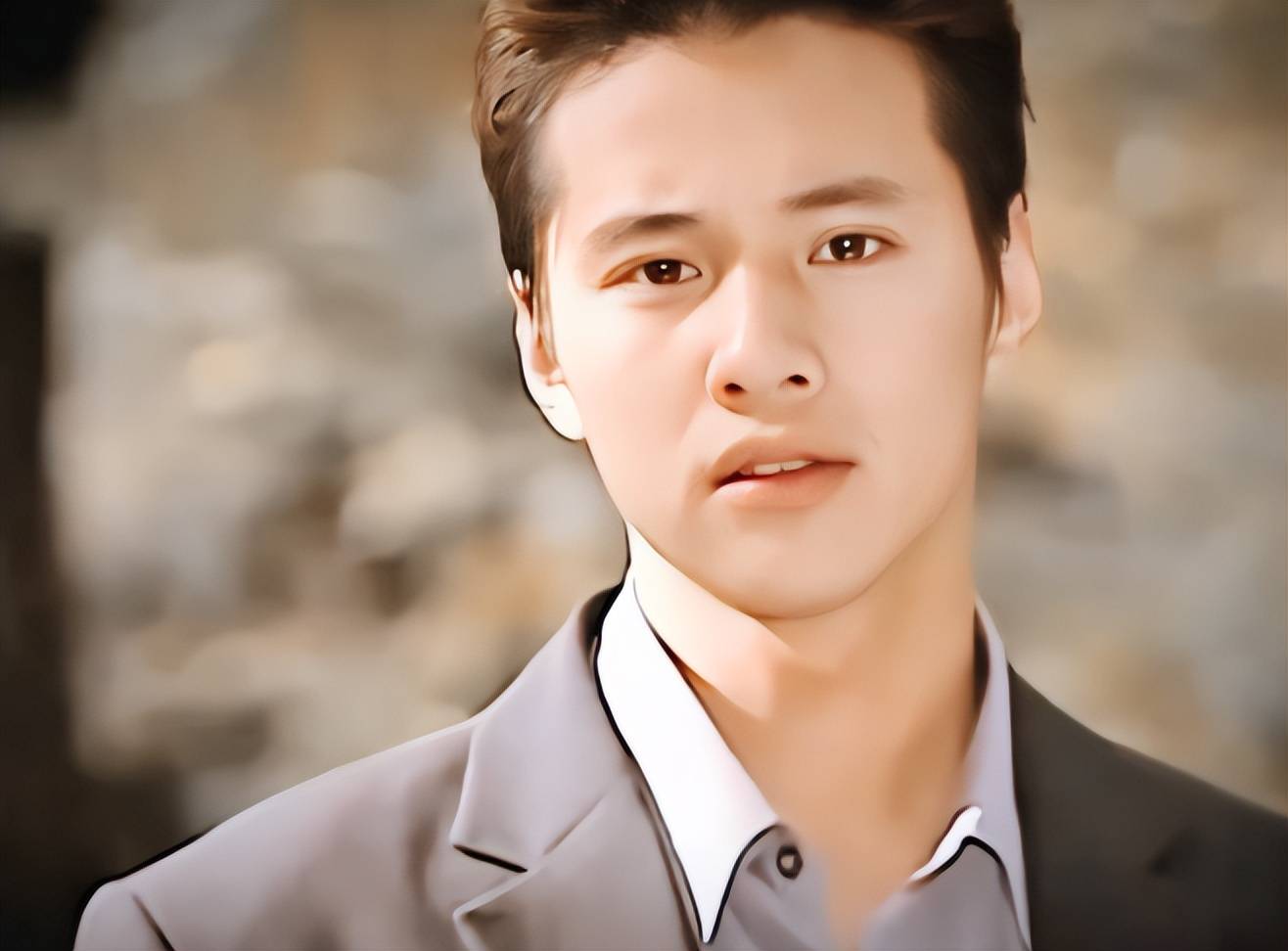 元斌还热衷于慈善事业,他多次捐出自己的写真,帮助那些深陷苦楚的