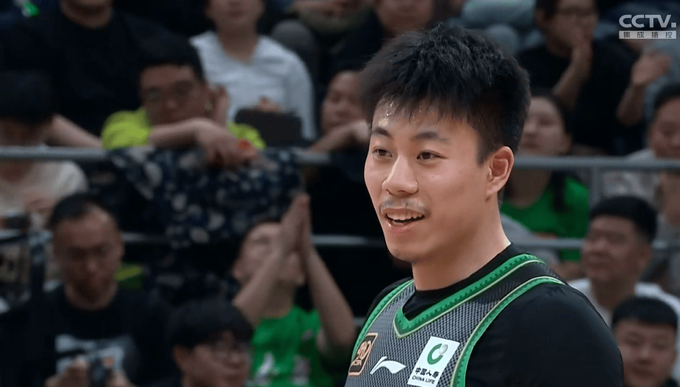 漂亮！辽篮17分大胜，张镇麟神勇，怒砍20+5+9，王岚钦8中2仅6分