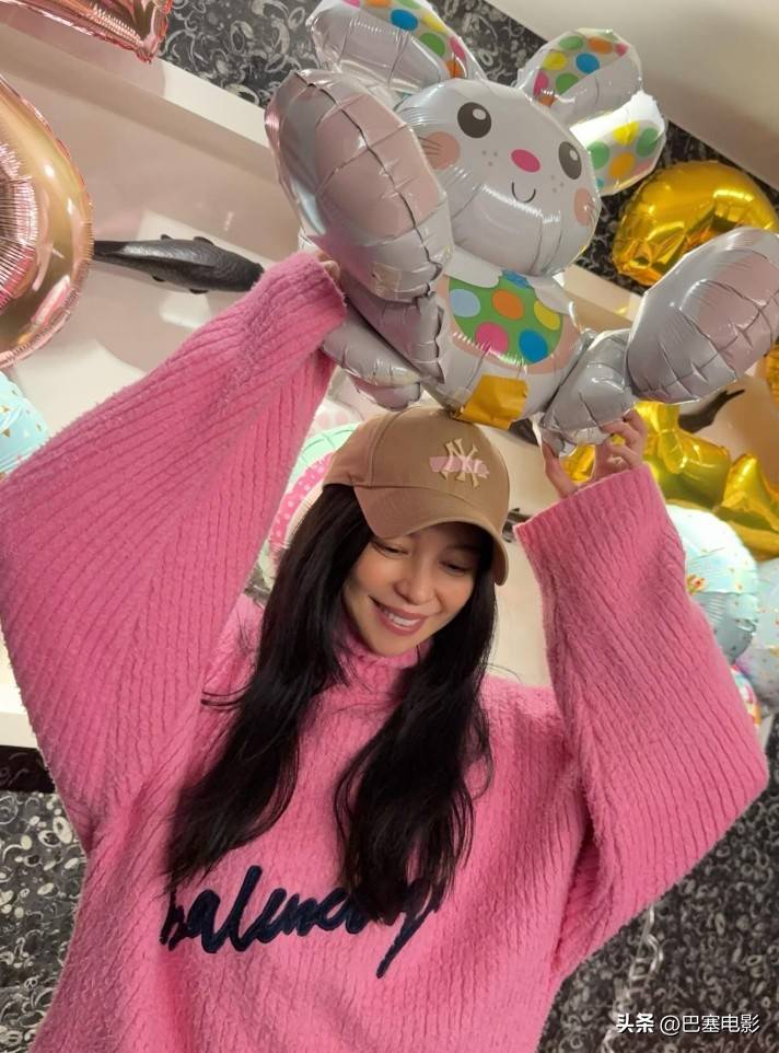 徐若瑄抗癌成功后庆祝生日,50岁像25岁,林心如素颜到场