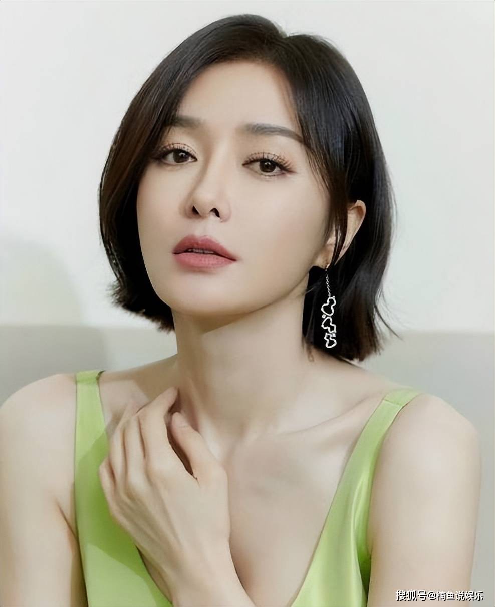 李小冉的胸许晴的腰秦岚的腿这些中年女明星性感起来真要命