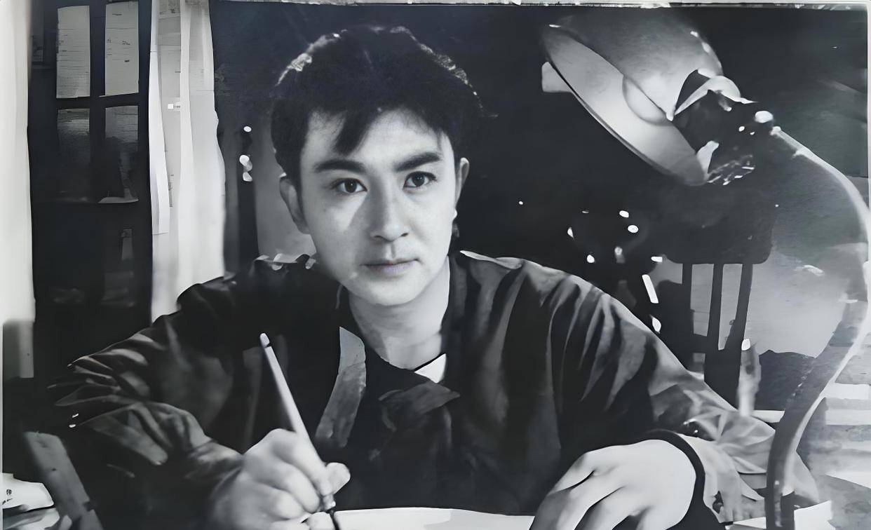 演员赵丹:在艰难时期儿子令他心碎,同父异母弟弟给他带来温暖
