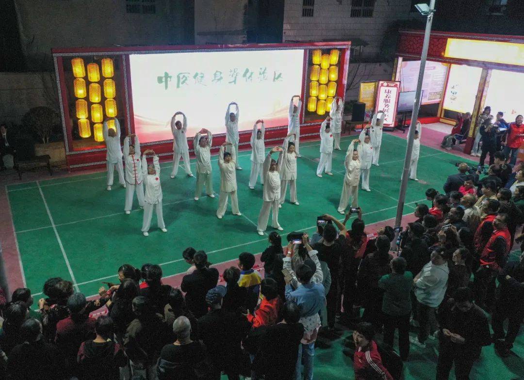 常宁中医夜市“春生篇”：公益惠民，推动中医药进社区，常宁中医夜市“春生篇”启幕，体验中医药特色疗法盛宴