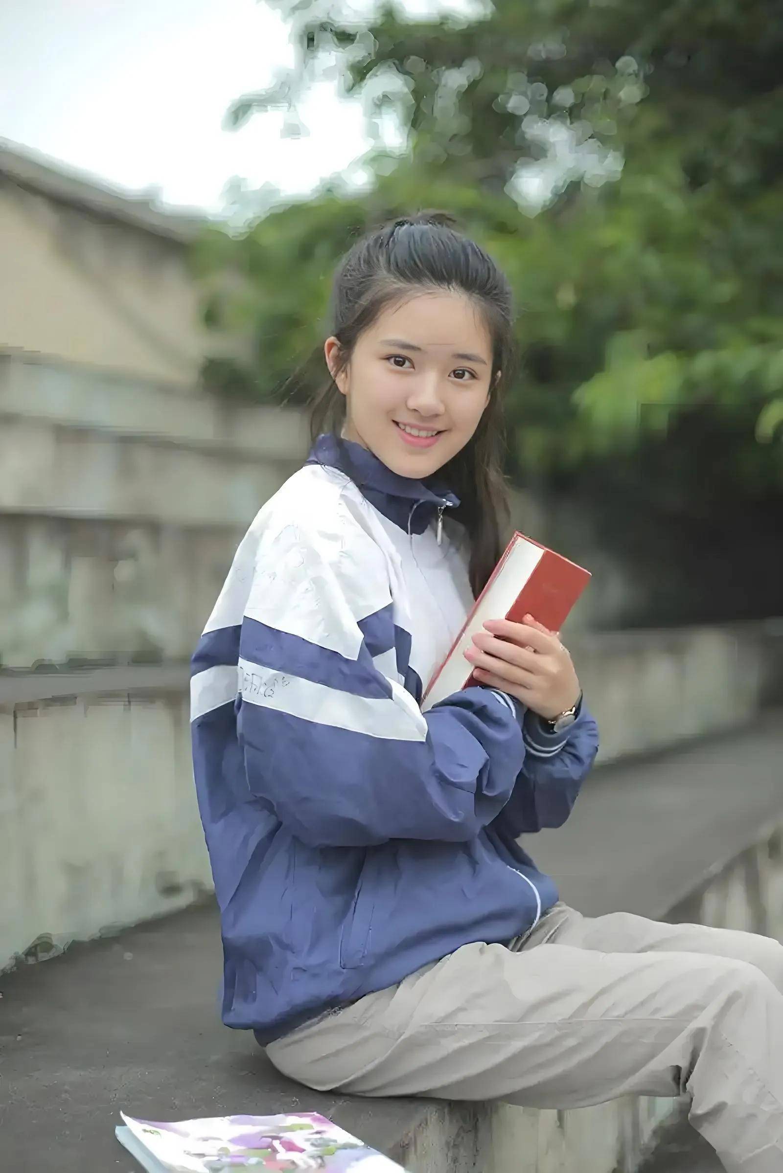 赵露思自曝瘫痪失语,生病时,连台词都记不住,露思的坎坷经历