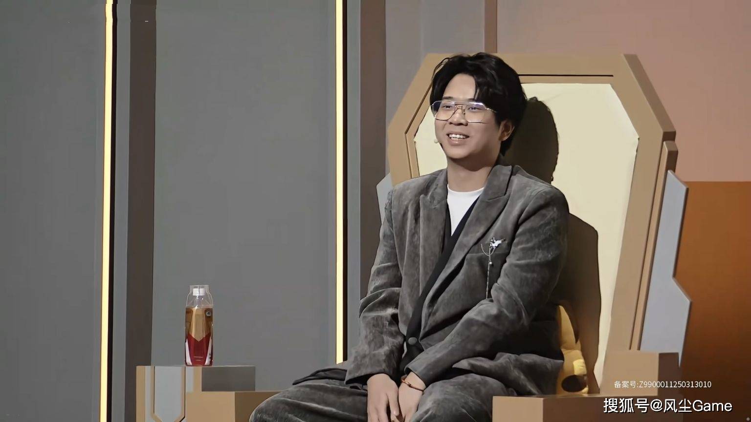 LOL电竞圈热议：小吕布怒喷Tian表现不佳，老头杯选人大会亮点频出