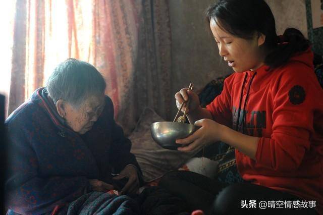 婆婆有4个孩子,瘫痪后指名要我伺候,我说可以,但我有条件.