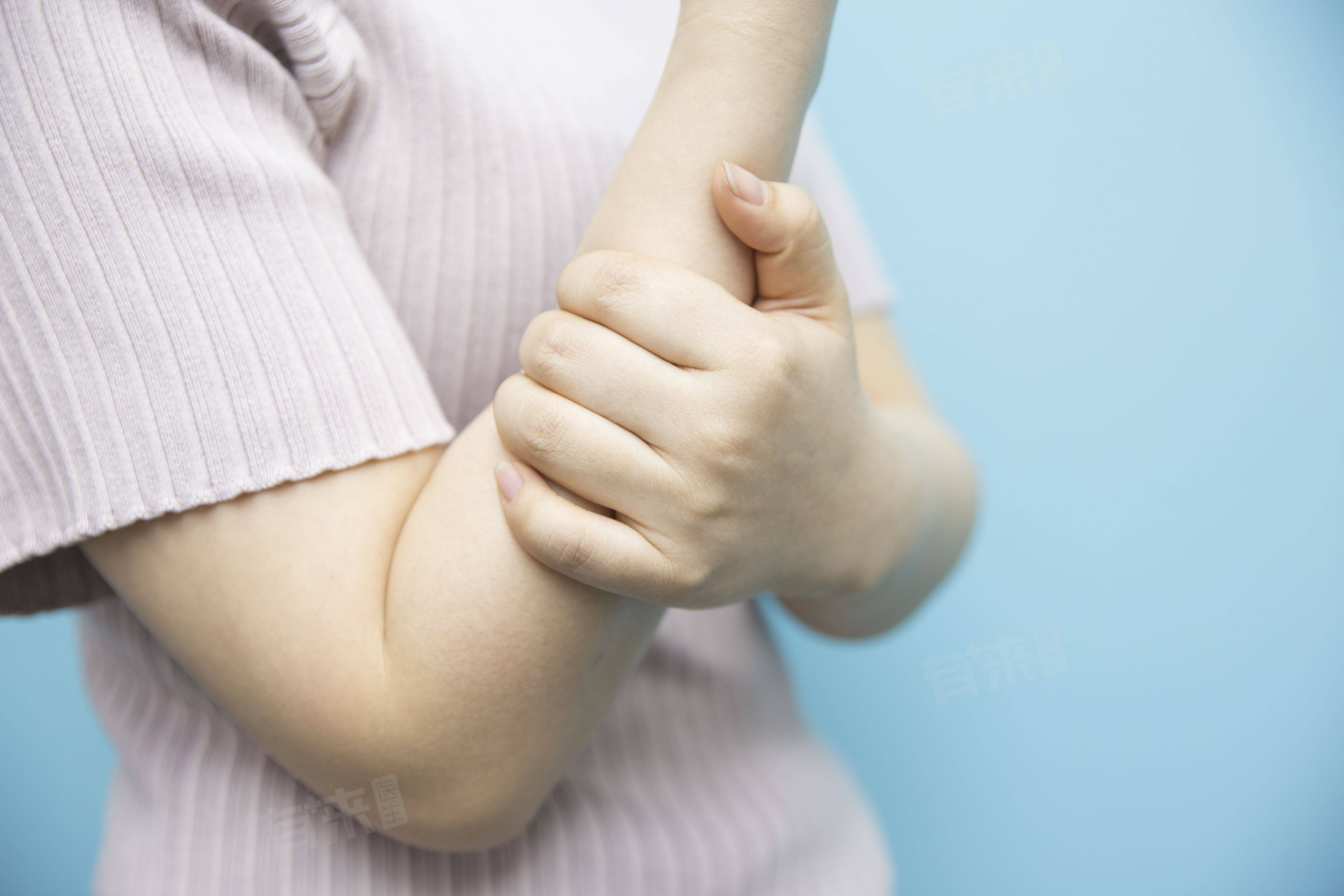 右上臂痛是什么原因