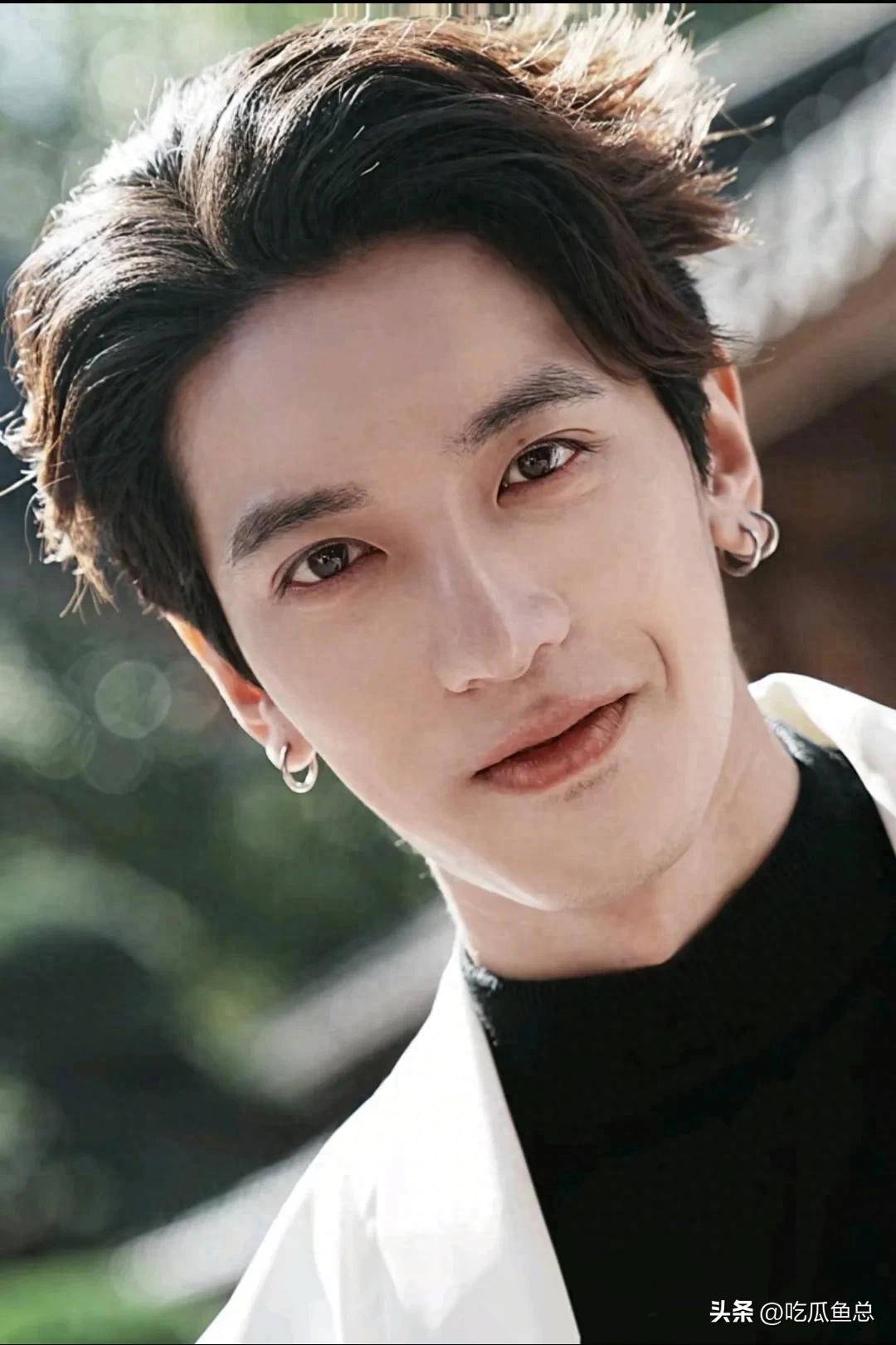 因恋情曝光导致资源下滑的完颜洛绒,却凭火舞倾城打了个翻身仗