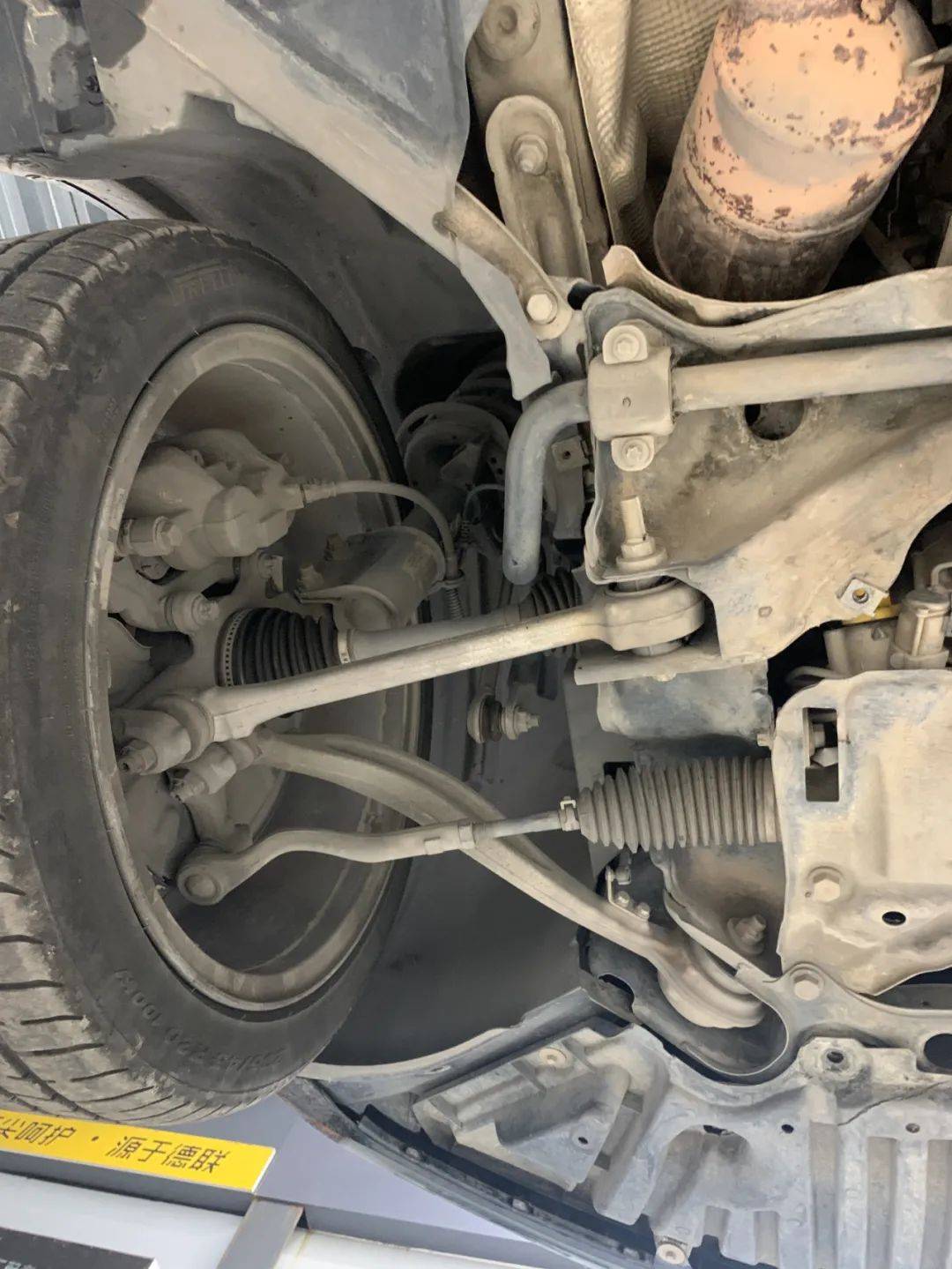 奔驰的底盘出现异响速度发生变化的时候就会出现哪里的问题