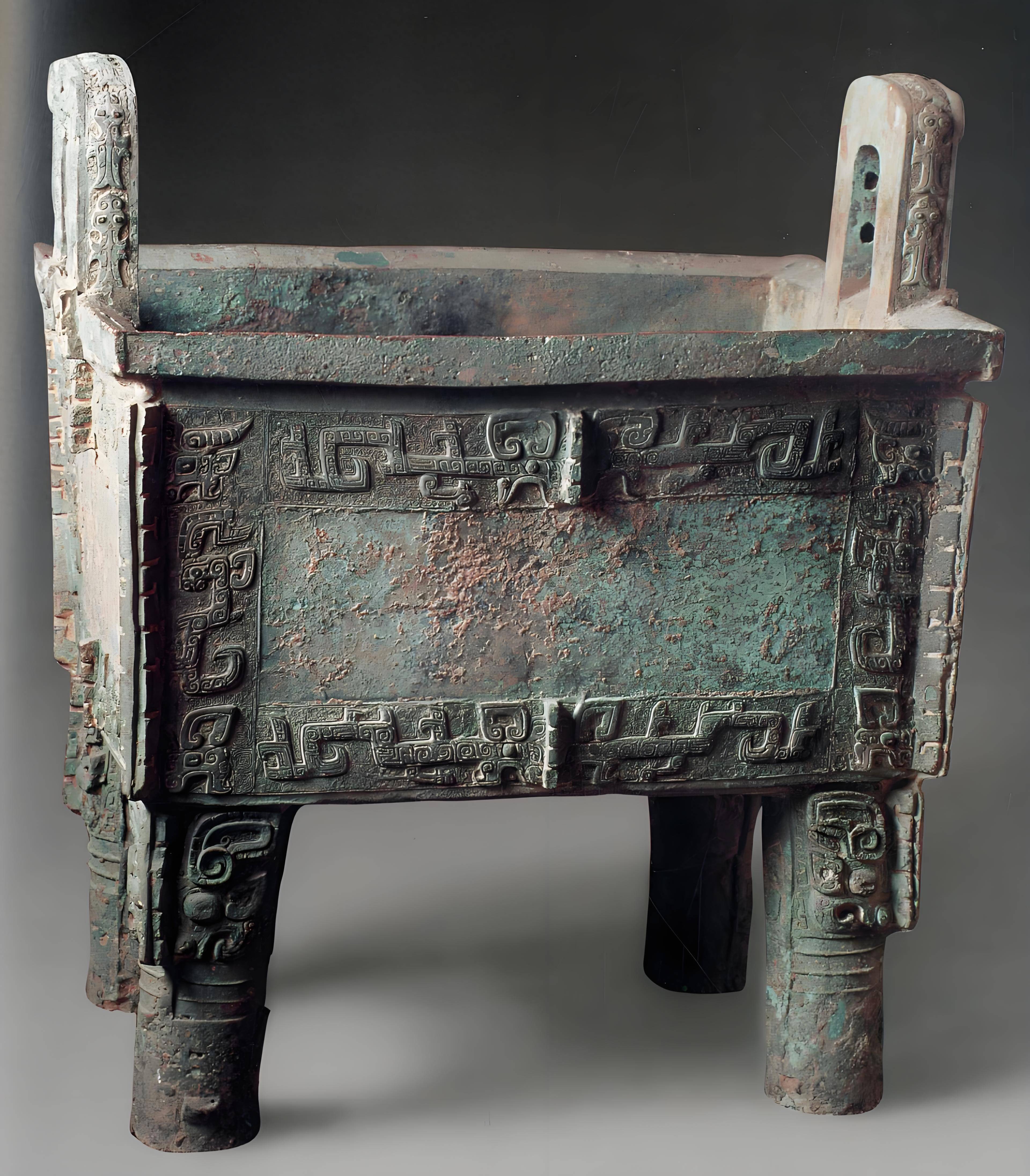 司母戊鼎:世界上已知最重的青铜器(重约875公斤),象征王权的至高无上