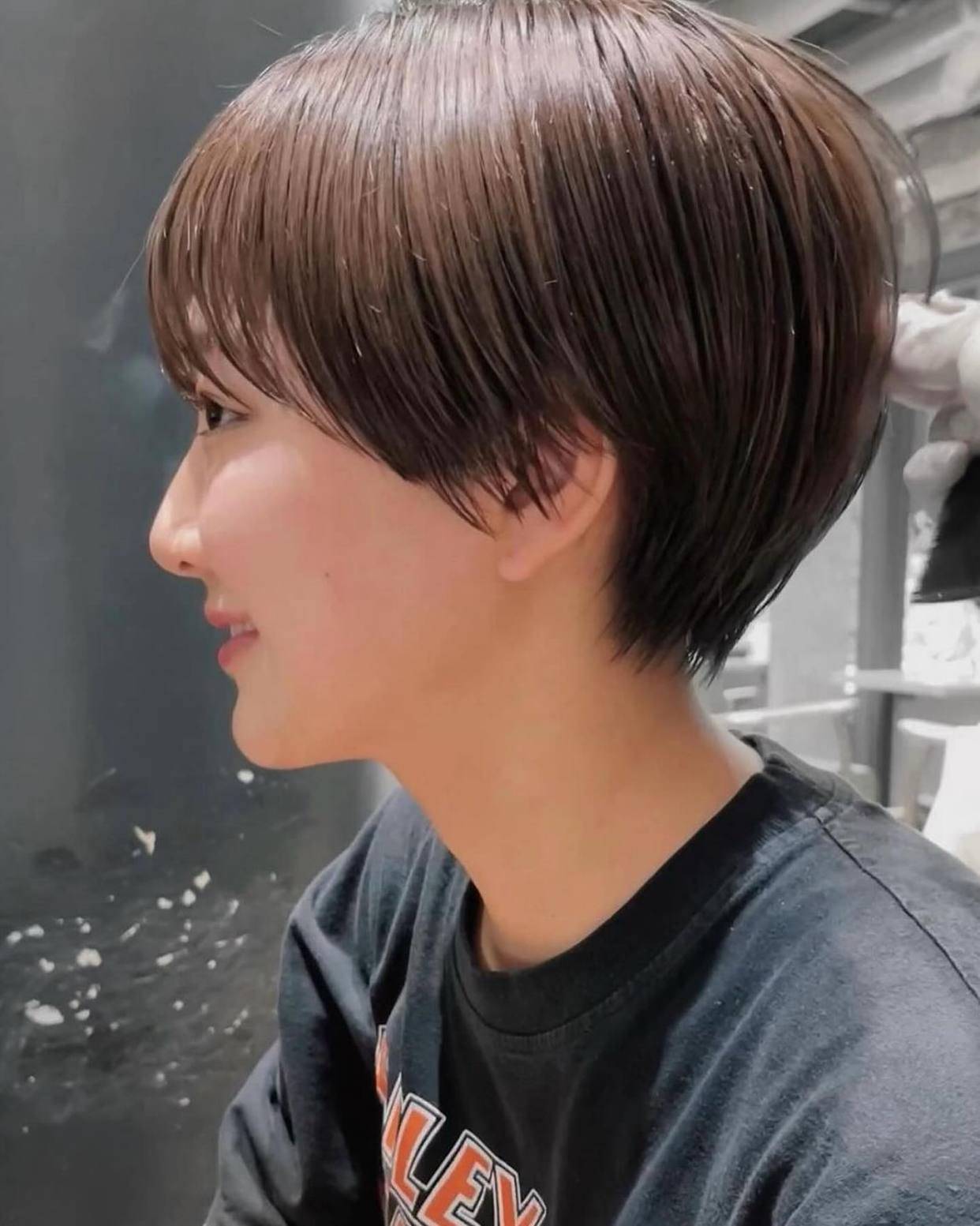 女士层次短发来袭动感魅力让你瞬间年轻十岁