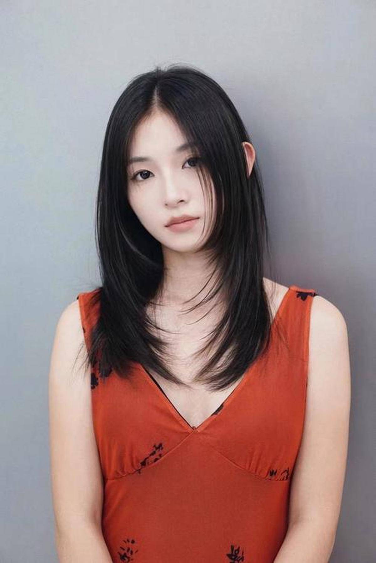 出游中长发尴尬破解三招打造吸睛造型