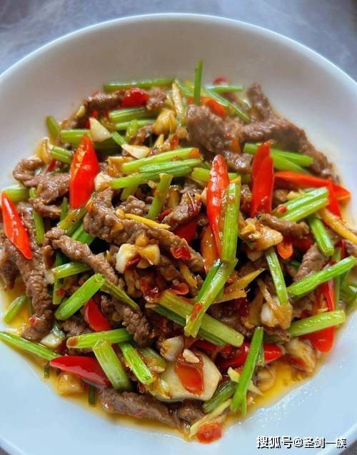 在春季很容易疲倦，因此建议吃9多种菜肴以增加
