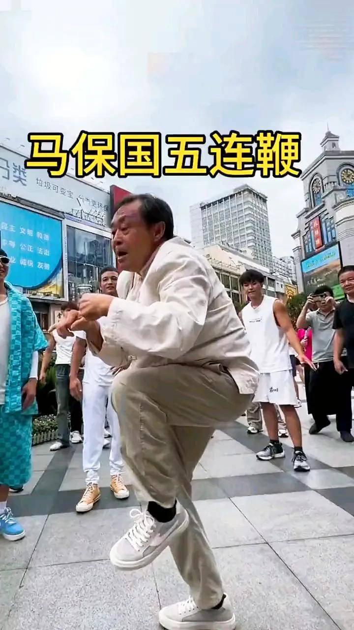 为什么随便唱唱歌,耍耍怪就能红?庞麦郎和马保国背后的秘密