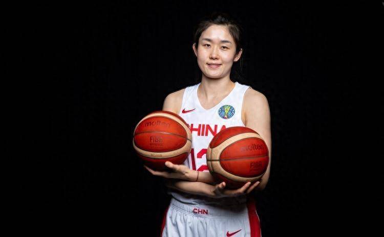 女篮28人实力分档：李月汝第一档，4国手第三档，第五档共2人