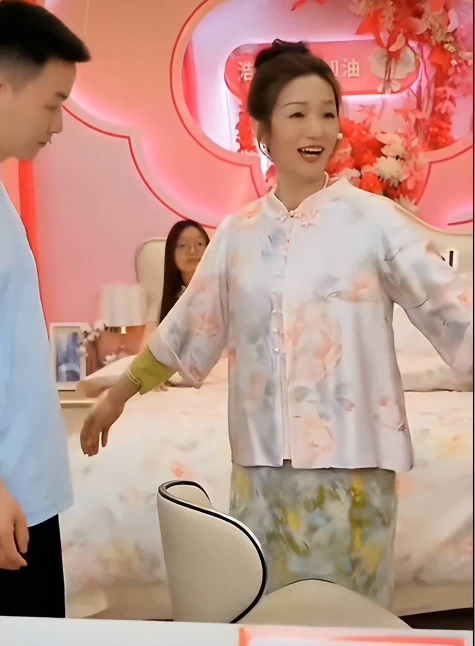 小姨和妈妈的鼓励3d无删减