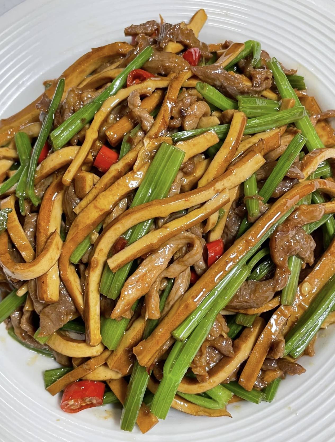 芹菜豆干炒肉的神仙做法超美味