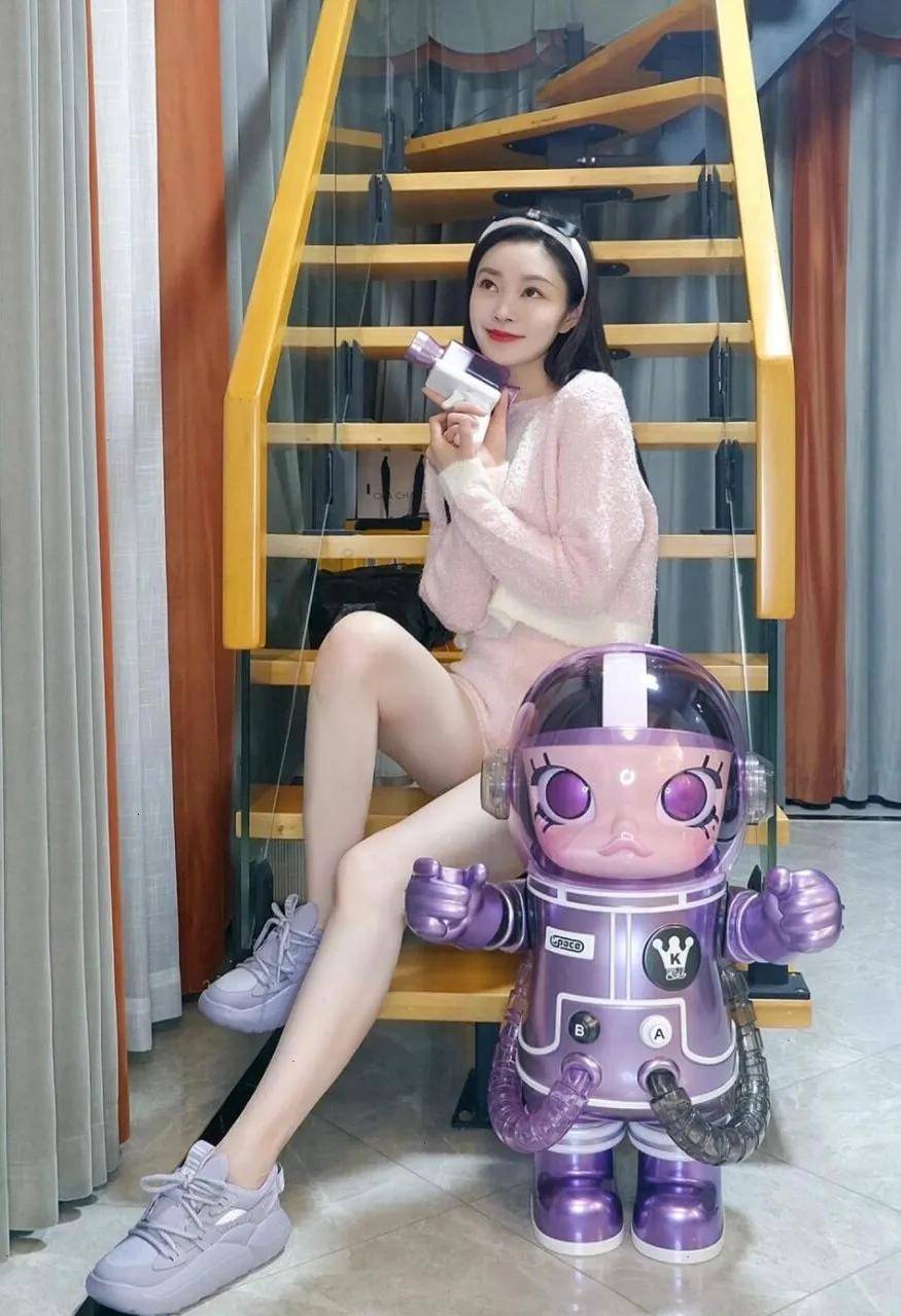 宋轶的长腿,又细又白,到底是谁说她普通的啊