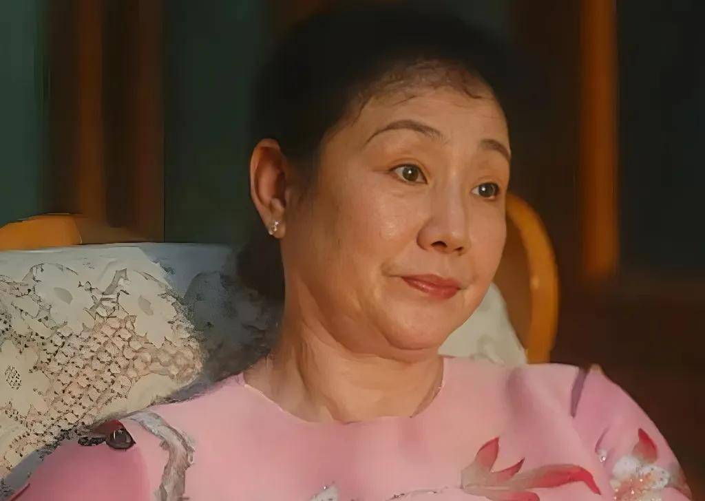 康群智:演恶婆婆被骂,嫁给小男人,生下帅儿子,年近七十很幸福