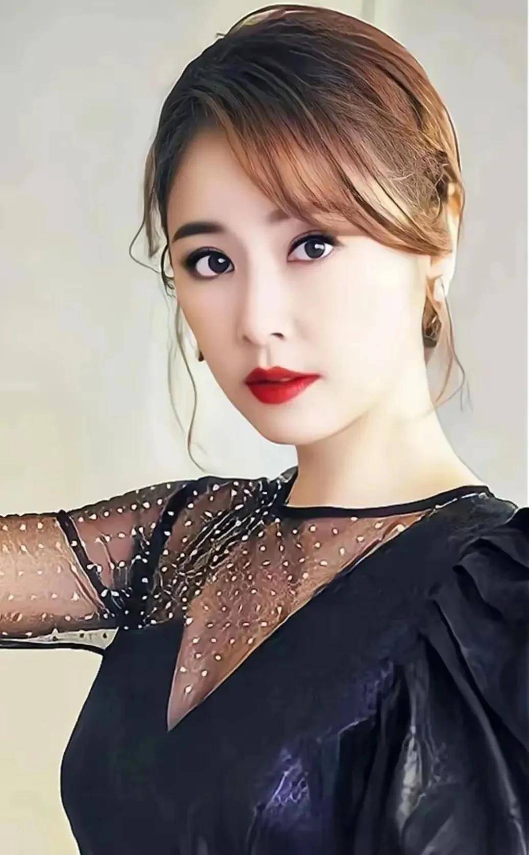 林心如 颜值巅峰期,灵动的眼睛,迷人的酒窝,惊艳了多少人!