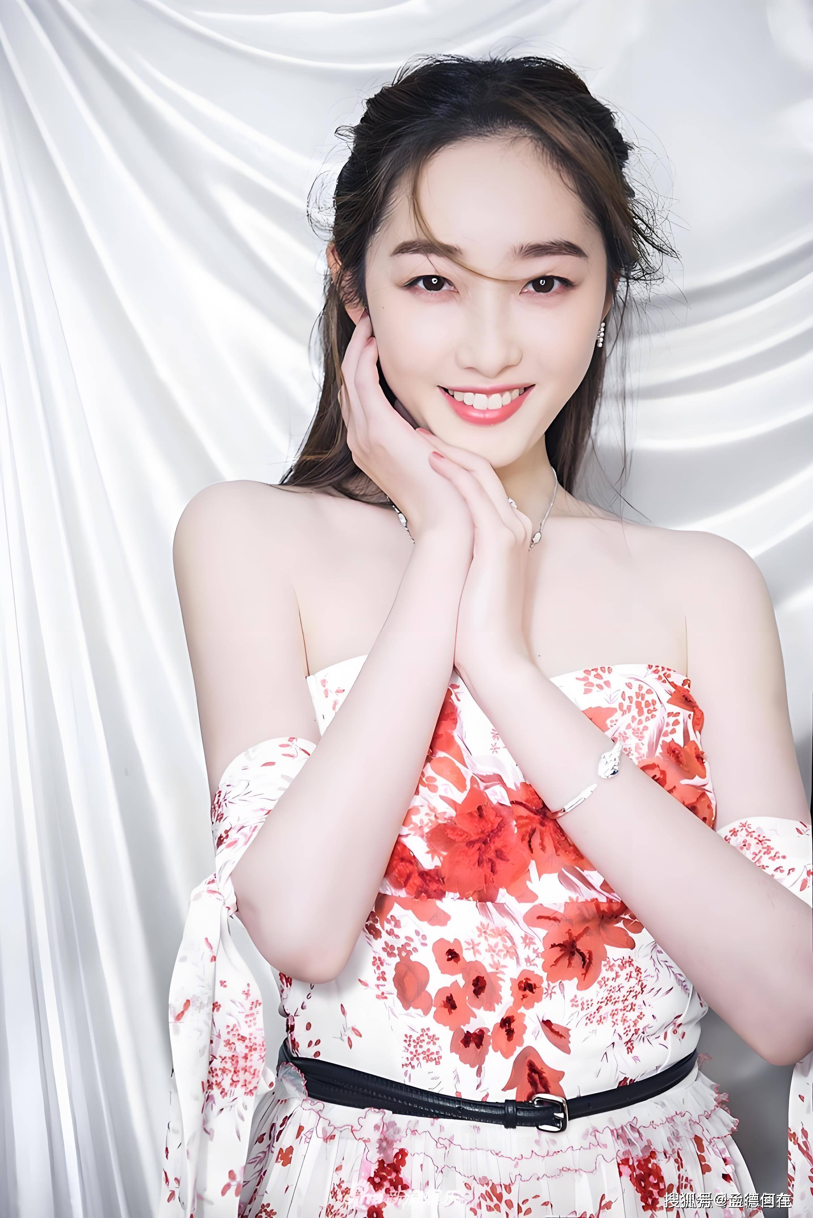 蒋梦婕,这身材着实饱满啊!