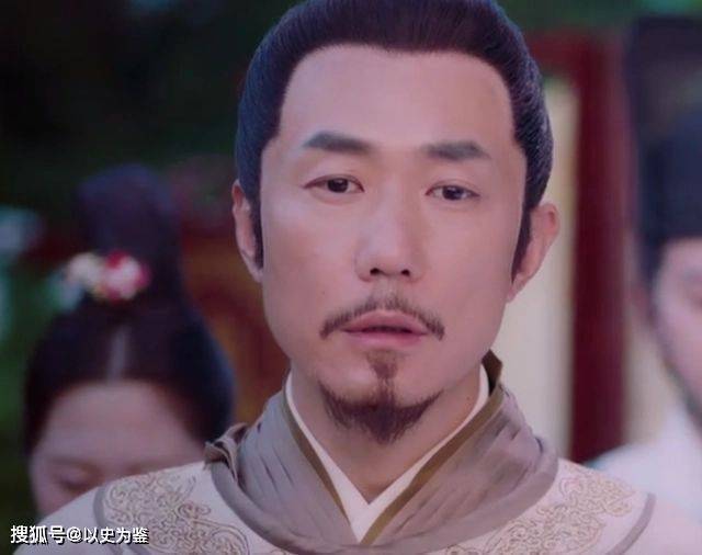 锣梅（Gong Mei）：一个来自四川的可怜男孩搬到了