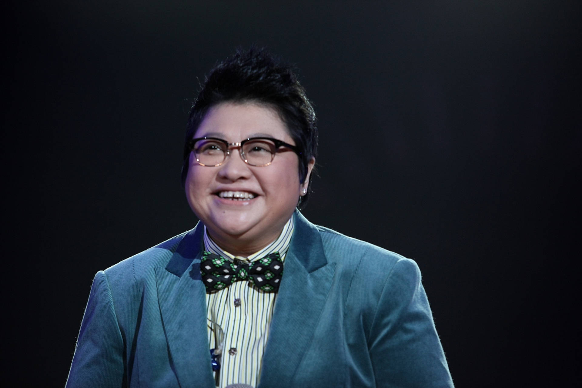 韩红回应母亲去世演唱会照办:我是职业歌手无论怎样都会站在这里