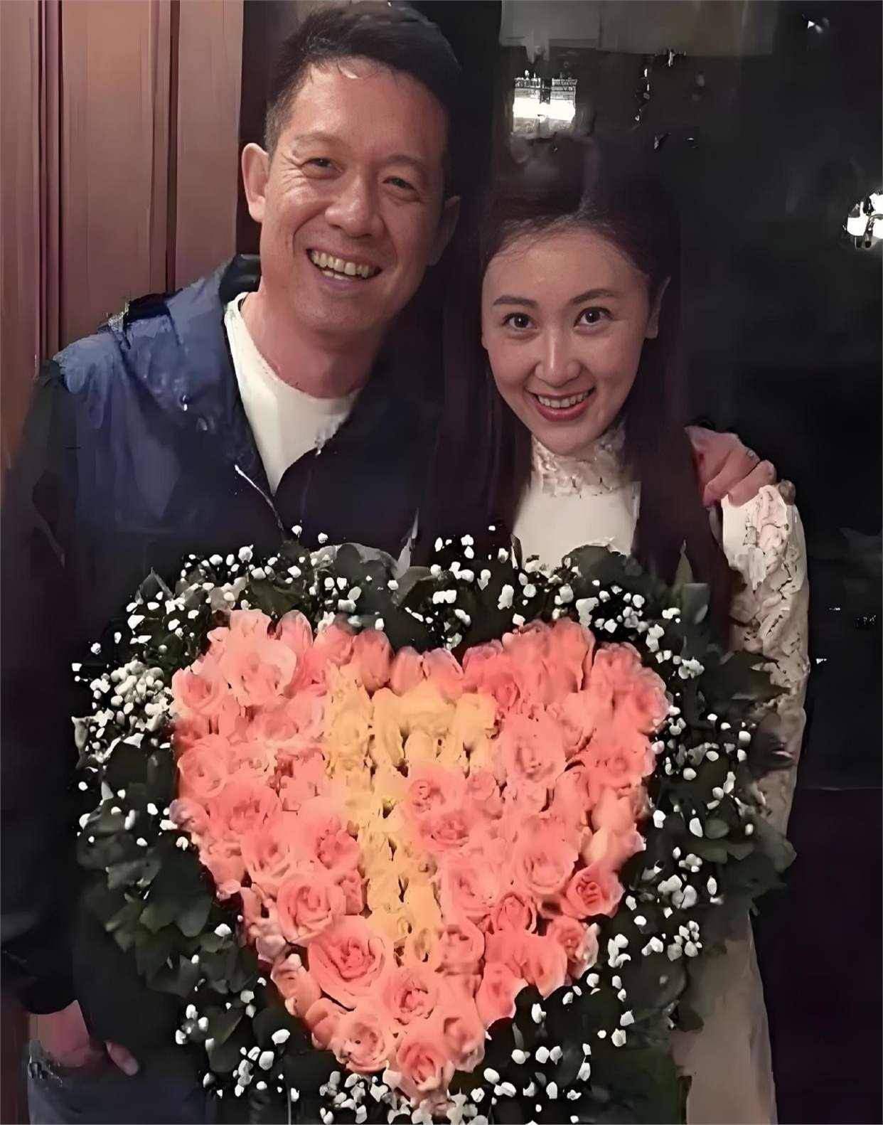 甘薇官宣和贾跃亭离婚！否认转移40亿资产，称离婚原因不是欠债_搜狐网