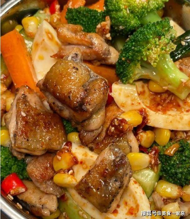 教您如何制作干胡椒豆腐。淀粉使味道变稠，不