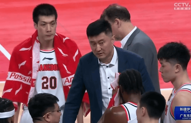 致命短板！广东队1位置已成累赘，杜锋固执用人，球迷愤怒喊话