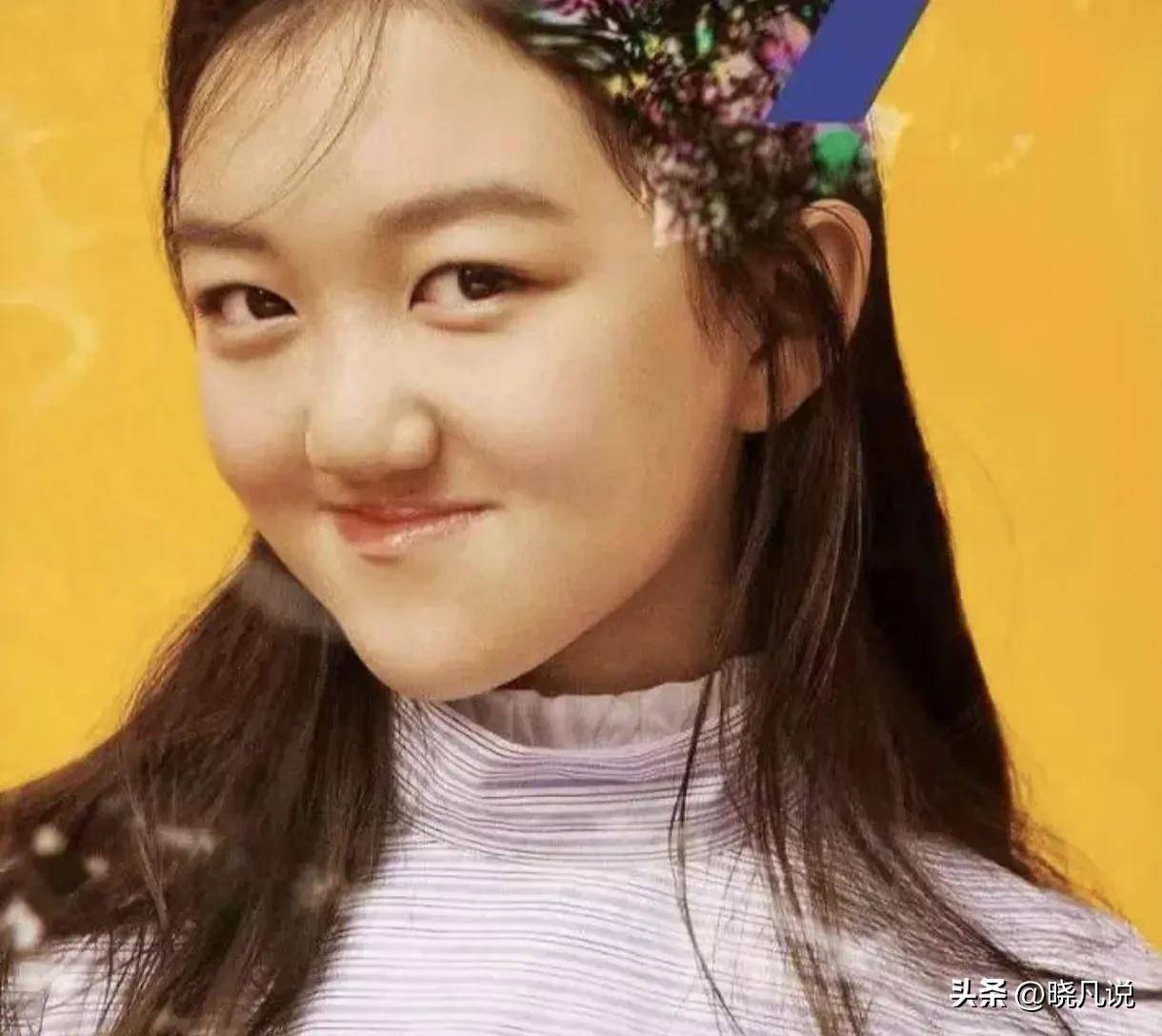 王菲女儿近照曝光,兔唇修复效果惊艳,穿搭像千金,父母三点启示