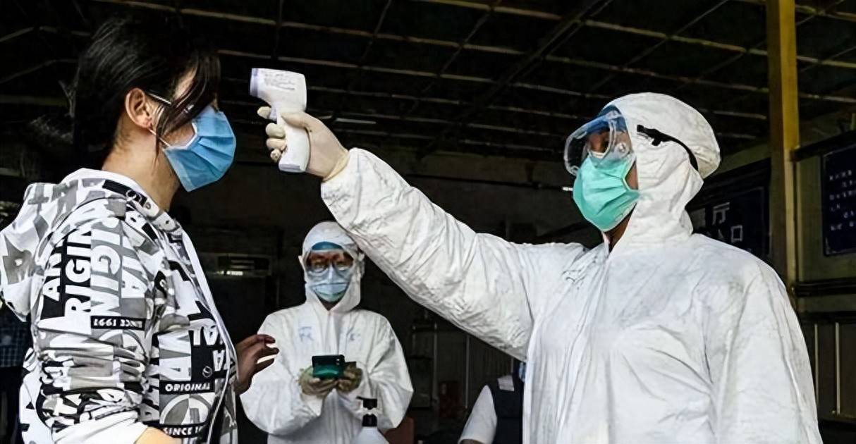 原创            新冠再抬头，多地阳性率上升，可能不发烧，有这5个症状恐已中招