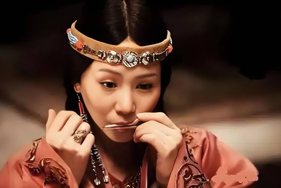 到了草原就得住帐篷,喝马奶,穿皮袍,还得给老单于当小老婆.后来单