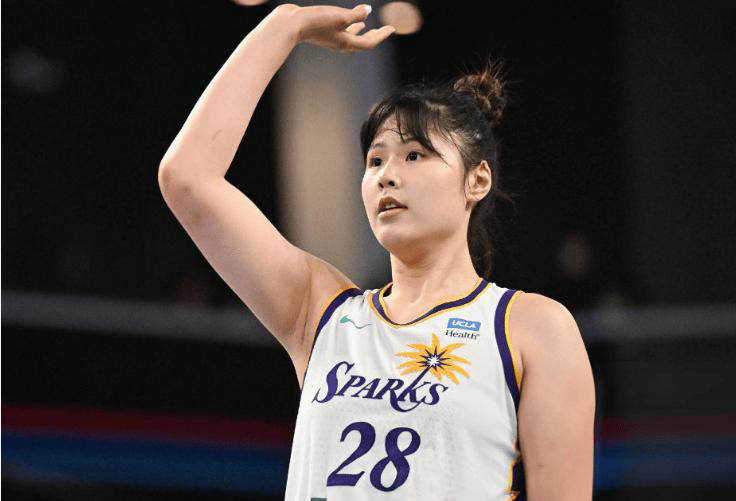 首秀6+4+4！李月汝以出色表现领先女版文班，有望在西雅图迎来职业巅峰