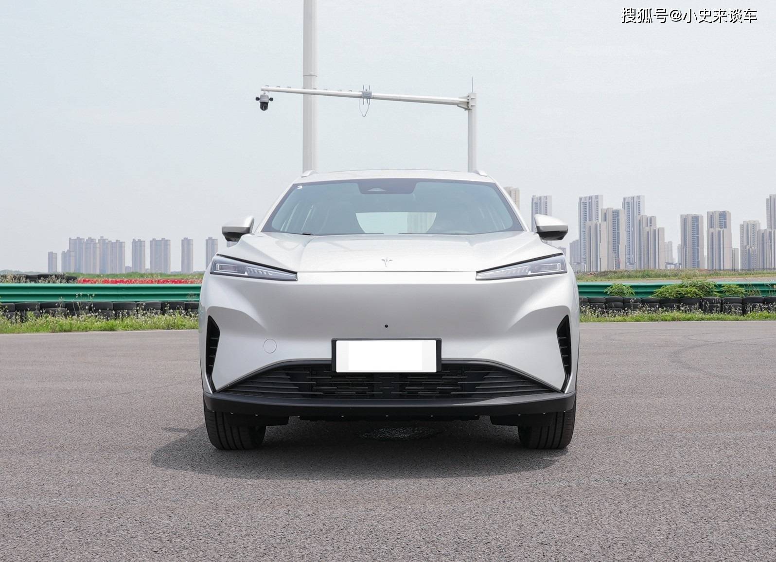 示界06上市，竞争比亚迪宋PLUS EV，不足11万起，纯电续航520公里