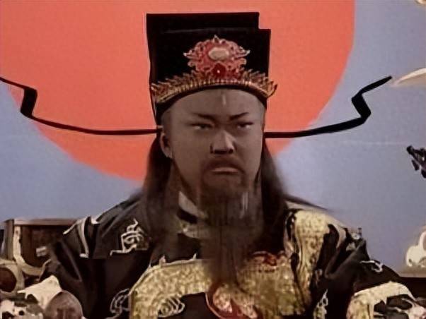 从龙套到大明星,从生死劫到幸福晚年,他用自己的一生演绎了"人戏合一"