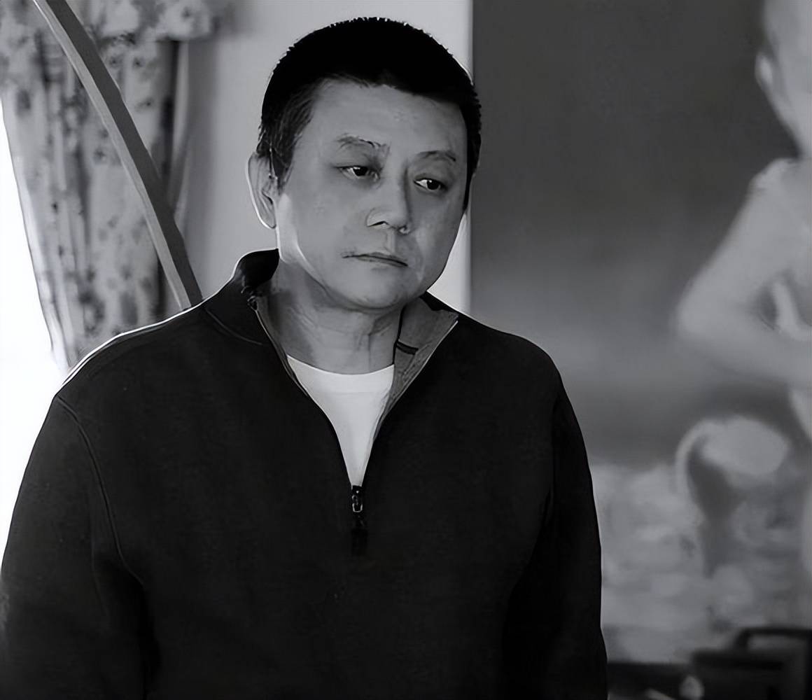 王朔现状:67岁满脸沧桑很显老,一个人独居别墅,单身生活很落寞