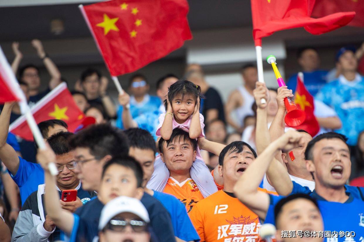 一夜暴富！中国球队神剧情夺冠，933万奖金让球员疯狂庆祝