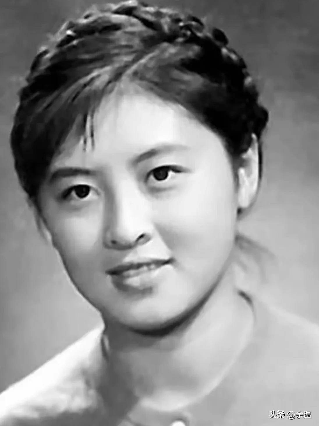 阿诗玛杨丽坤精神崩溃后育子丈夫终生怀念她