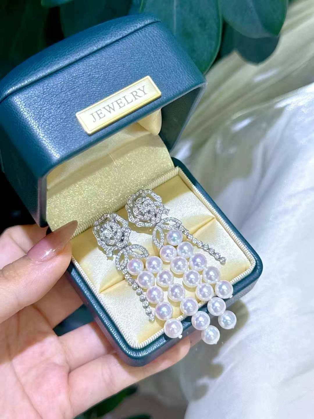伯爵花满钻珍珠流苏耳环 伯爵花满钻流苏耳环 18k白金钻石量1