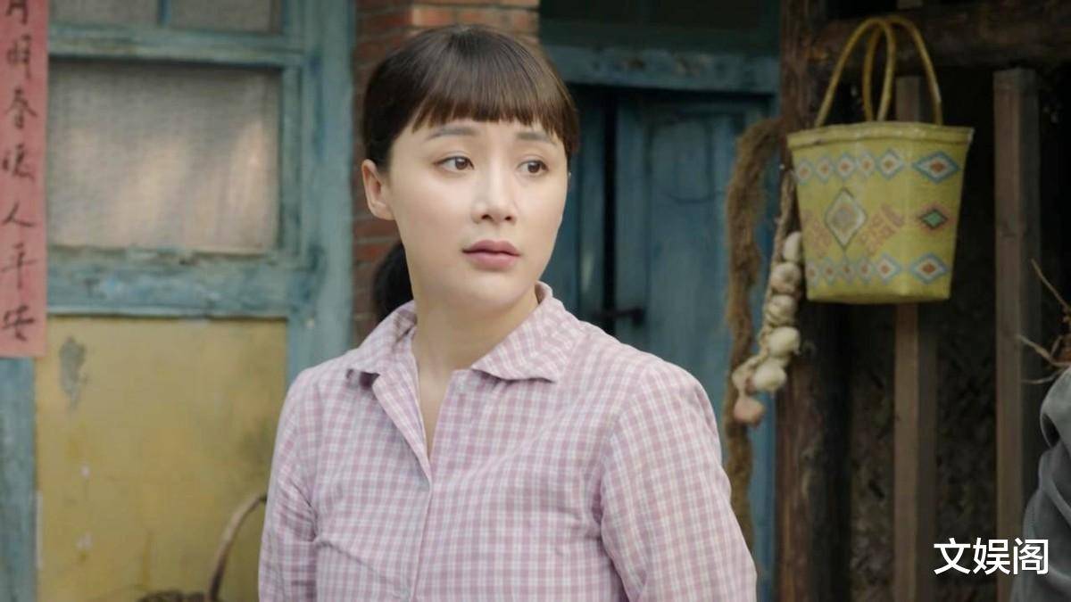 尽管面对艰难困境,她依旧勇敢前行,朱晓渔与李成儒的演绎也让人感动