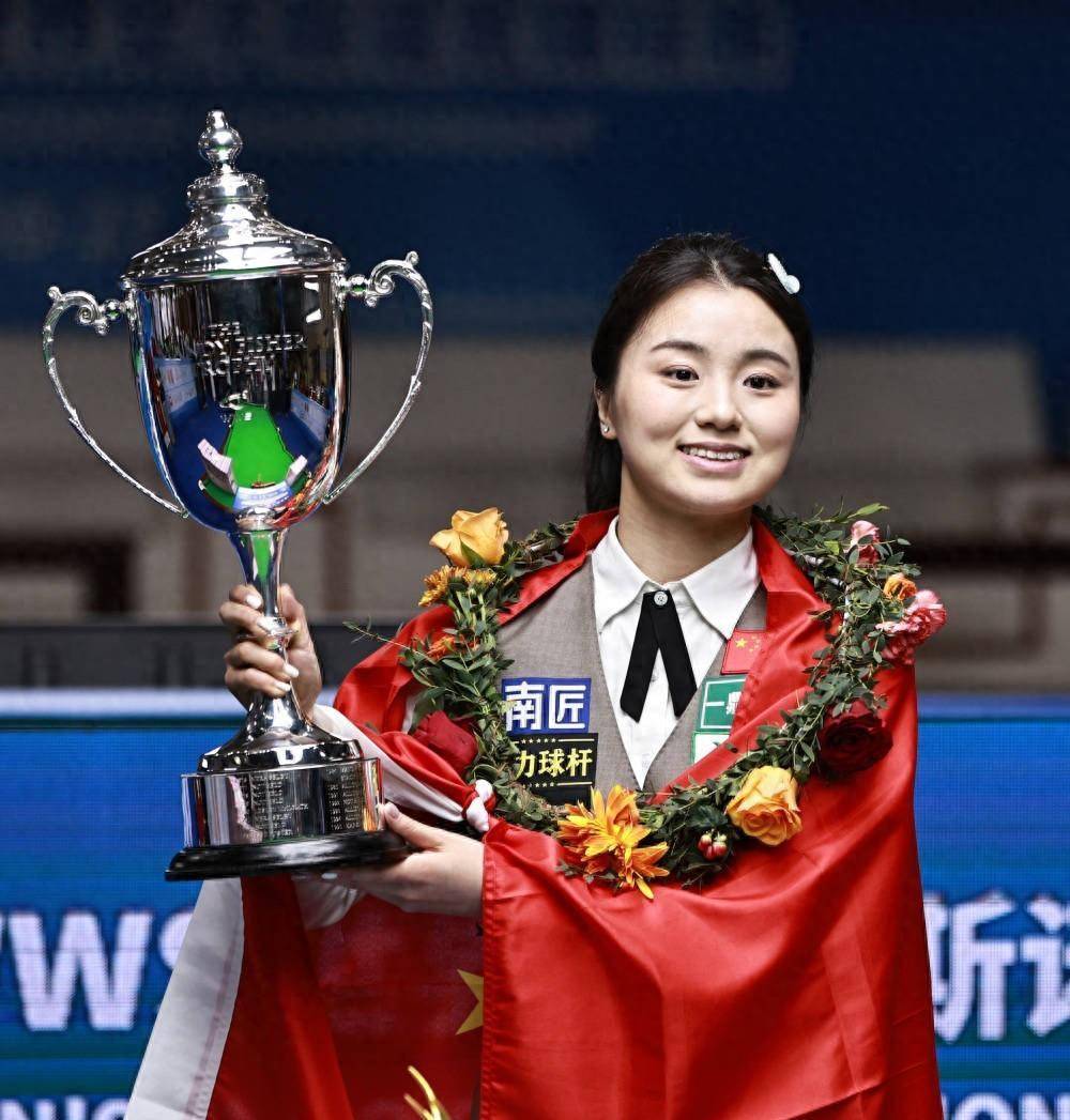 斯诺克女将白雨露坚守引争议：1.2万英镑奖金难抵转战中式台球诱惑