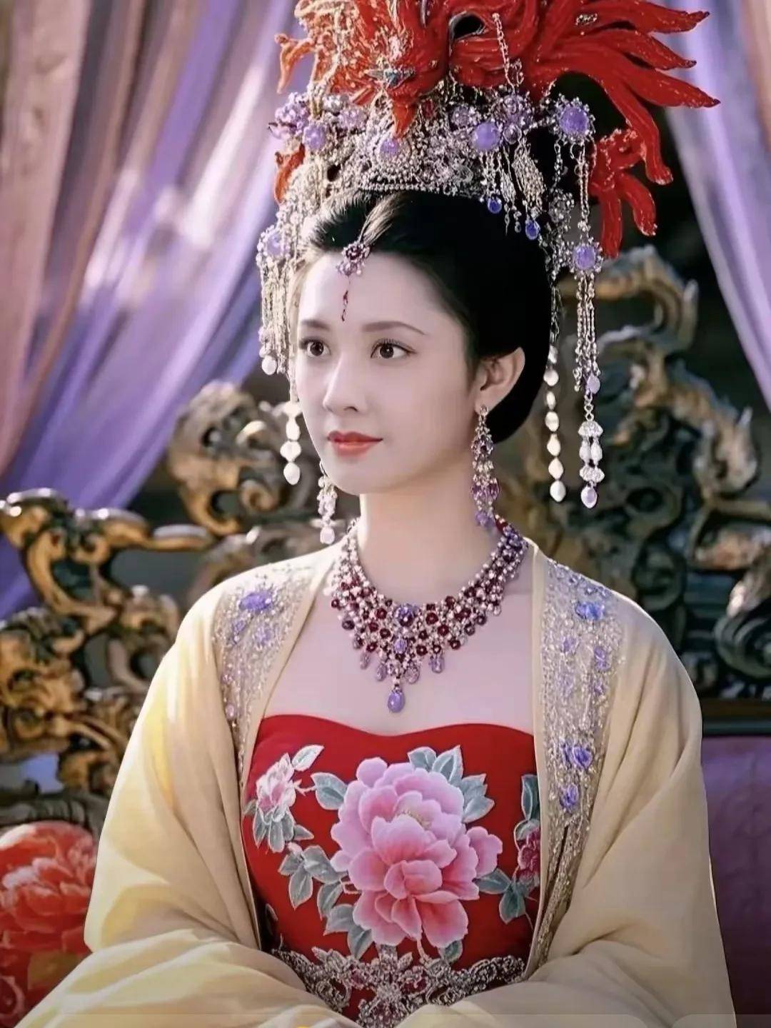 朱琳女儿国国王对唐僧含情脉脉演绎的丝丝入扣