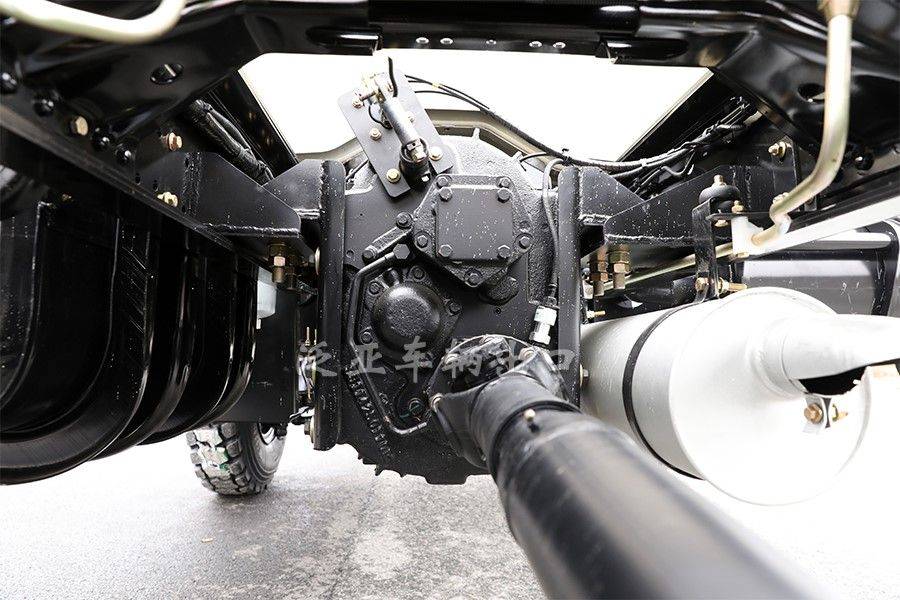 东风四驱4x4全驱越野专用车底盘