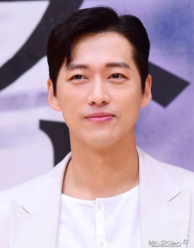 韩国知名男星透露,进入演艺圈要感谢崔真实 插图5 韩国知名男星透露,进入演艺圈要感谢崔真实 插图5