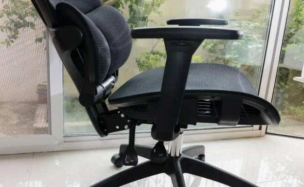 人体工学椅哪个牌子性价比高?2025年热门人体工学椅十大品牌推荐